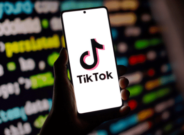 AI TikTok Trend