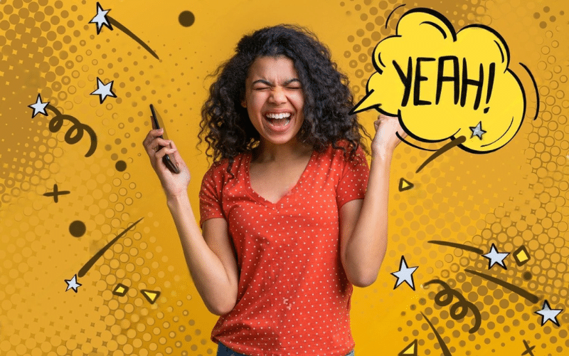 Woman with a speech bubble on a yellow background, promoting tips for beginners to make money on Pinterest.